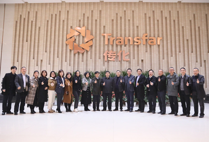 推動(dòng)產(chǎn)學(xué)研深度合作，形成創(chuàng)新合力 ——山東產(chǎn)學(xué)研代表團(tuán)來(lái)訪傳化化學(xué)